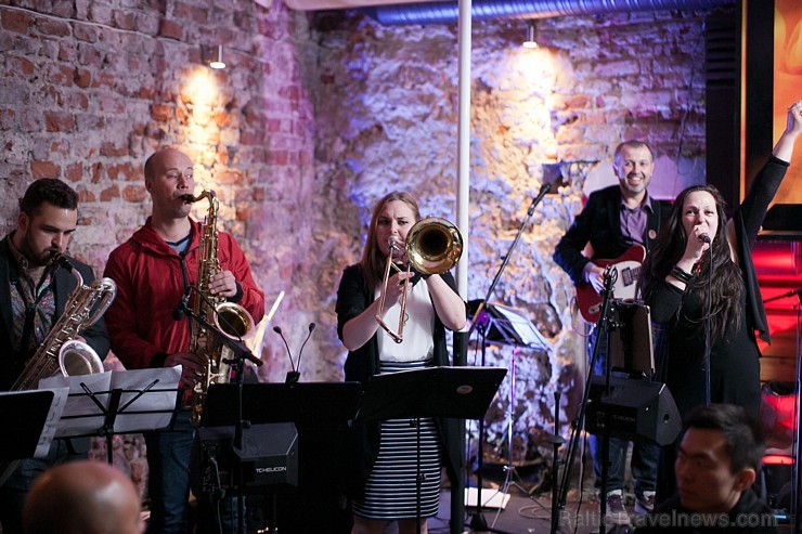 Restorāna «Trompete» terase muzikāli atvērta vasaras sezonai 174788