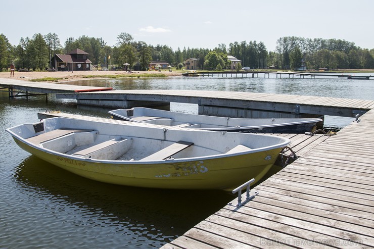 Limbažu Lielezera pludmalē paceļ Zilo karogu 175572