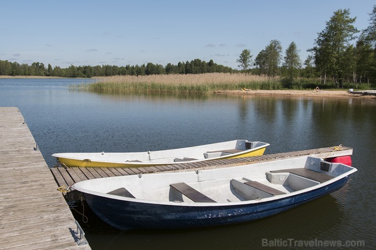 Limbažu Lielezera pludmalē paceļ Zilo karogu 175573