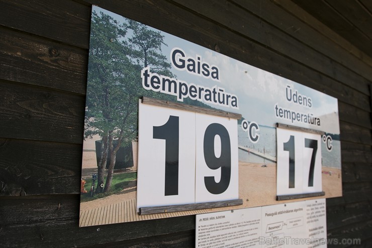 Limbažu Lielezera pludmalē paceļ Zilo karogu 175575