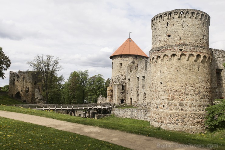 Pils ievērojami cieta 1577.gadā, kad cara Ivana Bargā armijas uzbrukuma laikā, 300 pilī glābiņu meklējušie ļaudis izdarīja pašnāvību, uzspridzinoties Pils ievērojami cieta 1577.gadā, kad cara Ivana Bargā armijas uzbrukuma laikā, 300 pilī glābiņu meklējušie ļaudis izdarīja pašnāvību, uzspridzinoties 176148
