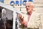 Ar Raimondam Paulam veltītu izstādi atklāta «Origo Summer stage» sezona
