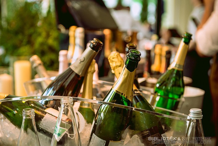 «Bibliotēka No1» Restorāns svin jauno šampanieša karti ar šefpavāra Māra Jansona «Even More Champagne» gatavotajām vakariņām «Bibliotēka No1» Restorāns svin jauno šampanieša karti ar šefpavāra Māra Jansona «Even More Champagne» gatavotajām vakariņām 176437