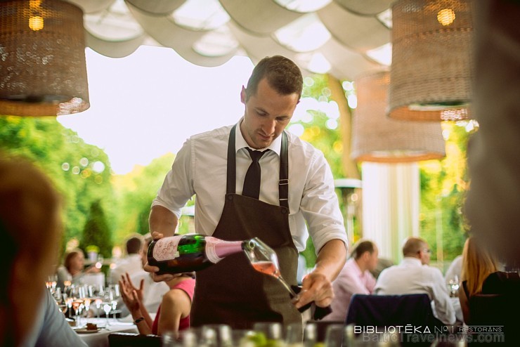 «Bibliotēka No1» Restorāns svin jauno šampanieša karti ar šefpavāra Māra Jansona «Even More Champagne» gatavotajām vakariņām «Bibliotēka No1» Restorāns svin jauno šampanieša karti ar šefpavāra Māra Jansona «Even More Champagne» gatavotajām vakariņām 176439
