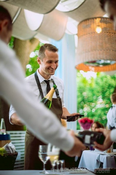 «Bibliotēka No1» Restorāns svin jauno šampanieša karti ar šefpavāra Māra Jansona «Even More Champagne» gatavotajām vakariņām «Bibliotēka No1» Restorāns svin jauno šampanieša karti ar šefpavāra Māra Jansona «Even More Champagne» gatavotajām vakariņām 176442