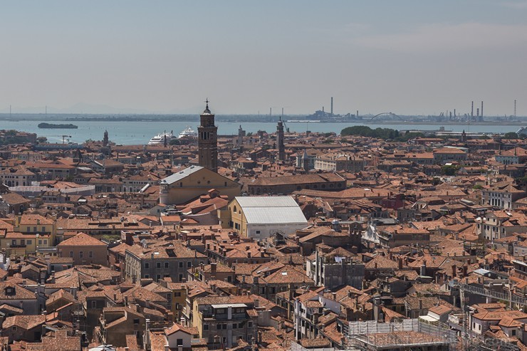 Travelnews.lv sadarbībā ar tūroperatoru Novatours apskata Venēciju no San Marco laukuma augstākā torņa Travelnews.lv sadarbībā ar tūroperatoru Novatours apskata Venēciju no San Marco laukuma augstākā torņa 176576