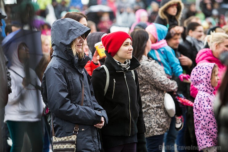 Festivālā šogad bija apskatāmas 20 skulptūras un tika izveidota arī festivāla vēsturē lielākā skulptūra, kas bija vairāk nekā 6 metrus augsta un 20 me Festivālā šogad bija apskatāmas 20 skulptūras un tika izveidota arī festivāla vēsturē lielākā skulptūra, kas bija vairāk nekā 6 metrus augsta un 20 me 176642