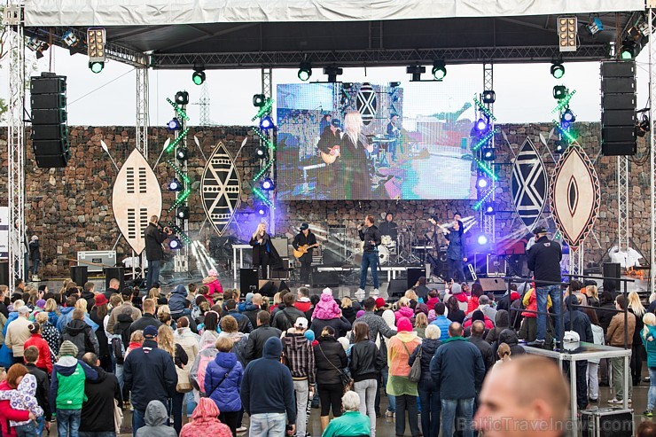 Festivālā šogad bija apskatāmas 20 skulptūras un tika izveidota arī festivāla vēsturē lielākā skulptūra, kas bija vairāk nekā 6 metrus augsta un 20 me Festivālā šogad bija apskatāmas 20 skulptūras un tika izveidota arī festivāla vēsturē lielākā skulptūra, kas bija vairāk nekā 6 metrus augsta un 20 me 176646