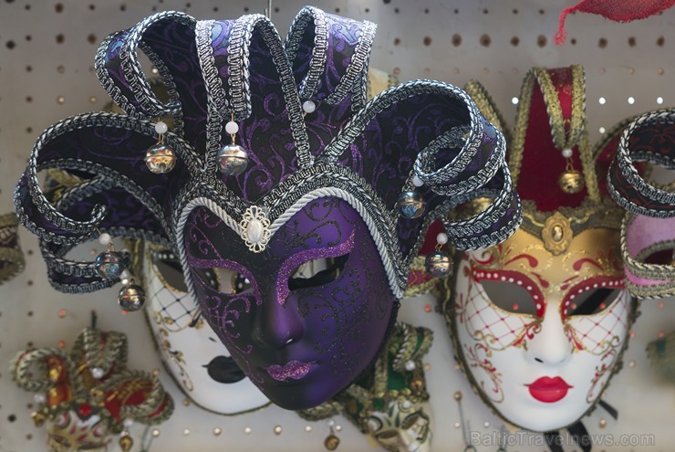 Travelnews.lv redakcija sadarbībā ar tūroperatoru Novatours dodas ekskursijā uz Venēciju, kuras laikā apskata tradicionālās maskas Travelnews.lv redakcija sadarbībā ar tūroperatoru Novatours dodas ekskursijā uz Venēciju, kuras laikā apskata tradicionālās maskas 176826