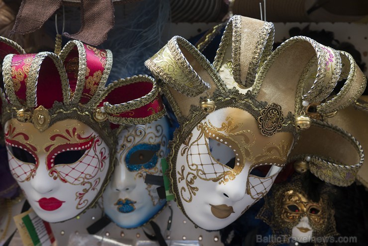 Travelnews.lv redakcija sadarbībā ar tūroperatoru Novatours dodas ekskursijā uz Venēciju, kuras laikā apskata tradicionālās maskas Travelnews.lv redakcija sadarbībā ar tūroperatoru Novatours dodas ekskursijā uz Venēciju, kuras laikā apskata tradicionālās maskas 176828