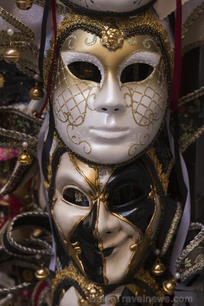 Travelnews.lv redakcija sadarbībā ar tūroperatoru Novatours dodas ekskursijā uz Venēciju, kuras laikā apskata tradicionālās maskas Travelnews.lv redakcija sadarbībā ar tūroperatoru Novatours dodas ekskursijā uz Venēciju, kuras laikā apskata tradicionālās maskas 176831