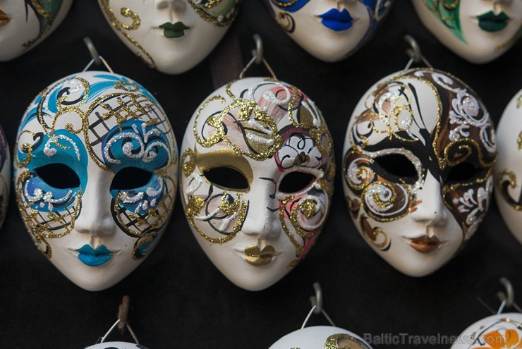 Travelnews.lv redakcija sadarbībā ar tūroperatoru Novatours dodas ekskursijā uz Venēciju, kuras laikā apskata tradicionālās maskas Travelnews.lv redakcija sadarbībā ar tūroperatoru Novatours dodas ekskursijā uz Venēciju, kuras laikā apskata tradicionālās maskas 176835