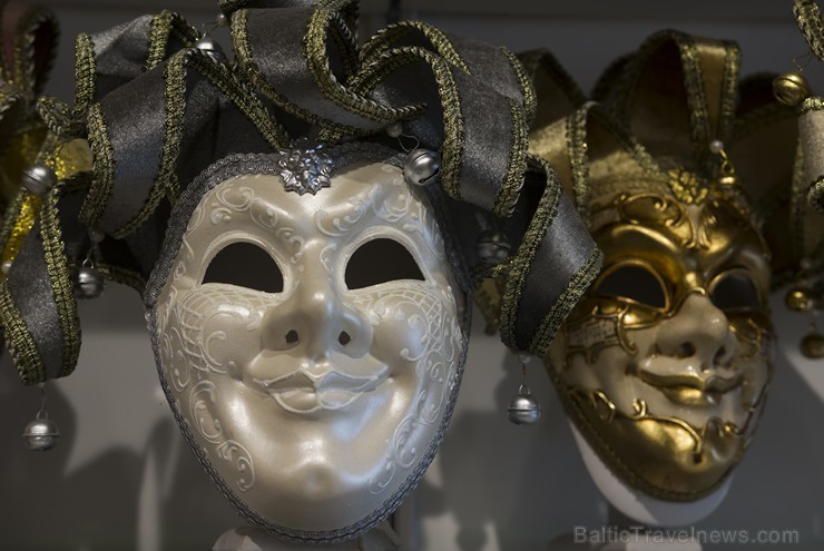 Travelnews.lv redakcija sadarbībā ar tūroperatoru Novatours dodas ekskursijā uz Venēciju, kuras laikā apskata tradicionālās maskas Travelnews.lv redakcija sadarbībā ar tūroperatoru Novatours dodas ekskursijā uz Venēciju, kuras laikā apskata tradicionālās maskas 176841