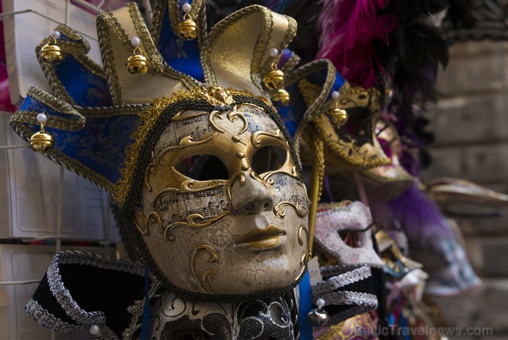 Travelnews.lv redakcija sadarbībā ar tūroperatoru Novatours dodas ekskursijā uz Venēciju, kuras laikā apskata tradicionālās maskas Travelnews.lv redakcija sadarbībā ar tūroperatoru Novatours dodas ekskursijā uz Venēciju, kuras laikā apskata tradicionālās maskas 176842