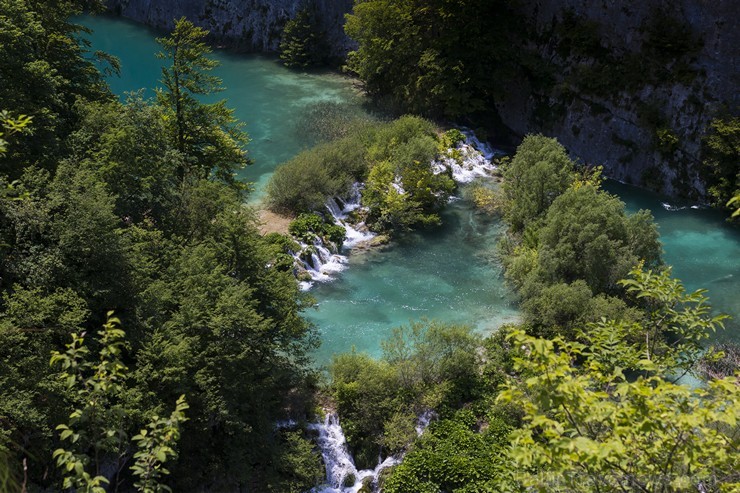 Travelnews.lv sadarbībā ar tūroperatoru Novatours apskata Plitvices ezerus, kas ir pirmais un lielākais Horvātijas nacionālais parks Travelnews.lv sadarbībā ar tūroperatoru Novatours apskata Plitvices ezerus, kas ir pirmais un lielākais Horvātijas nacionālais parks 176867