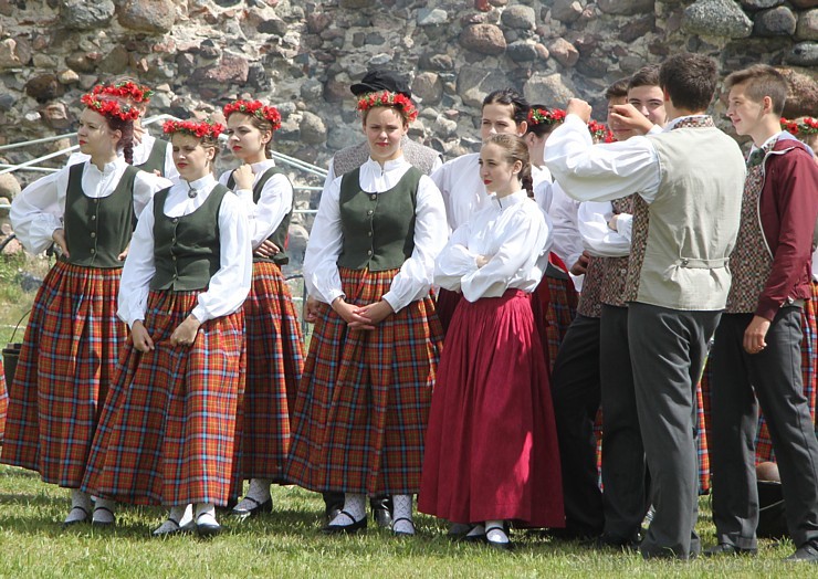 Lielais latgaļu tirgus Ludzas pilskalnā ir viens no krāšņākajiem pasākumiem Latgalē 177335