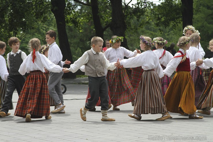 Jāņus ieskandina Grīziņkalna parkā 177481