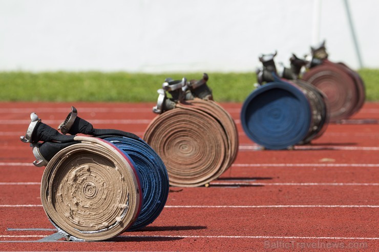 Valmierā, J. Daliņa stadionā, norisinās Latvijas čempionāts ugunsdzēsības sportā 177892