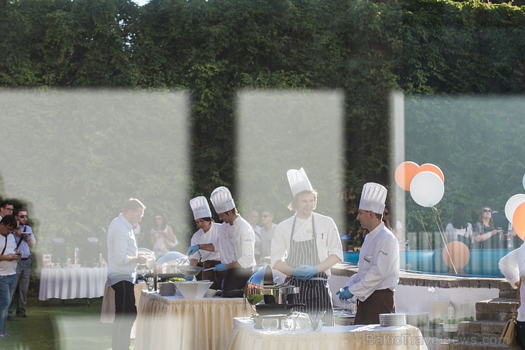 Ar kūrorta pilsētas cienīgu balli atklāta un darbu uzsākusi 4 zvaigžņu viesnīca «SemaraH Hotel Lielupe SPA & Conferences» Ar kūrorta pilsētas cienīgu balli atklāta un darbu uzsākusi 4 zvaigžņu viesnīca «SemaraH Hotel Lielupe SPA & Conferences» 178175