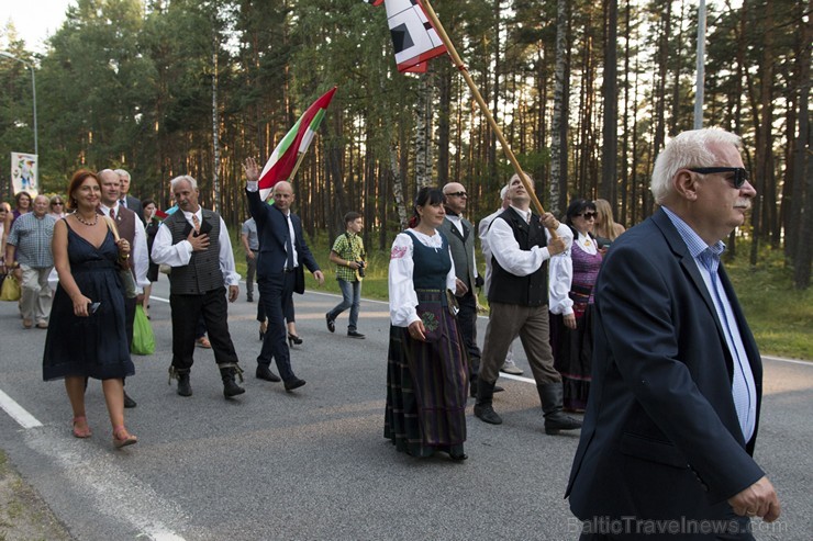Saulkrastu svētku gājiens «No jūriņas izpeldēja…» pulcē kuplu dalībnieku skaitu 178306