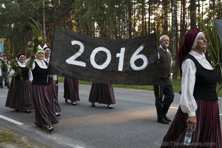 Saulkrastu svētku gājiens «No jūriņas izpeldēja…» pulcē kuplu dalībnieku skaitu 178360