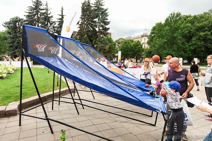 Rīgas centra Esplanādes parkā norisinājās sestais un noslēdzošais sporta un izklaides sērijas Rīgas centra Esplanādes parkā norisinājās sestais un noslēdzošais sporta un izklaides sērijas