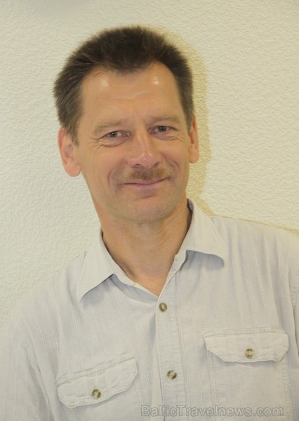Leģendārs ģeogrāfs un tūrisma firmas «Jēkaba Ceļojumi» vadītājs Uldis Alksnis svin 70 gadu jubileju un tuvākajās nedēļās grasās iekarot Kazbeka virsot Leģendārs ģeogrāfs un tūrisma firmas «Jēkaba Ceļojumi» vadītājs Uldis Alksnis svin 70 gadu jubileju un tuvākajās nedēļās grasās iekarot Kazbeka virsot 179314