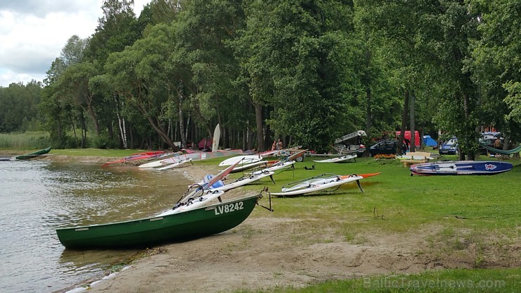 Latgales kempingā «Siveri» pulcējas sportiski Sivera ezera regates dalībnieki. Foto: Samsung Galaxy Note4 Latgales kempingā «Siveri» pulcējas sportiski Sivera ezera regates dalībnieki. Foto: Samsung Galaxy Note4 179709