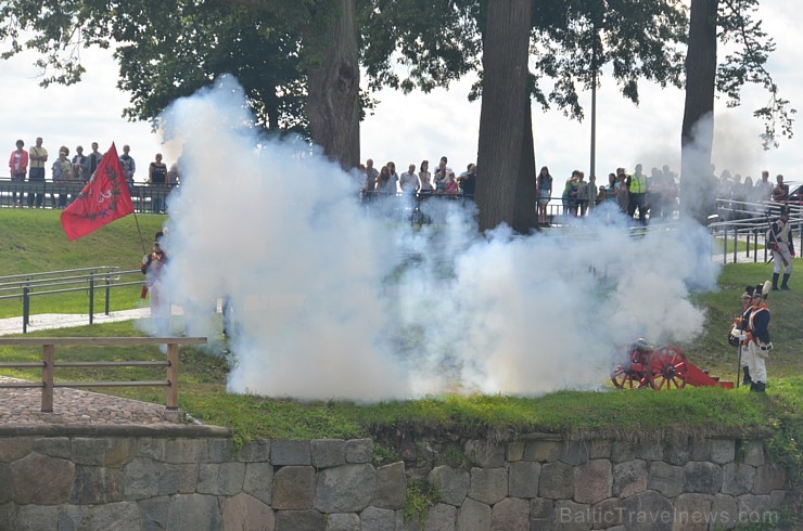 Daugavpils cietoksnī risinājās jau 2. Starptautiskais kara vēstures rekonstrukcijas klubu festivāls Daugavpils cietoksnī risinājās jau 2. Starptautiskais kara vēstures rekonstrukcijas klubu festivāls