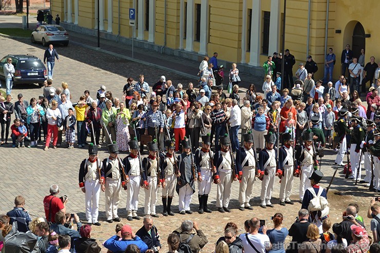 Daugavpils cietoksnī risinājās jau 2. Starptautiskais kara vēstures rekonstrukcijas klubu festivāls Daugavpils cietoksnī risinājās jau 2. Starptautiskais kara vēstures rekonstrukcijas klubu festivāls