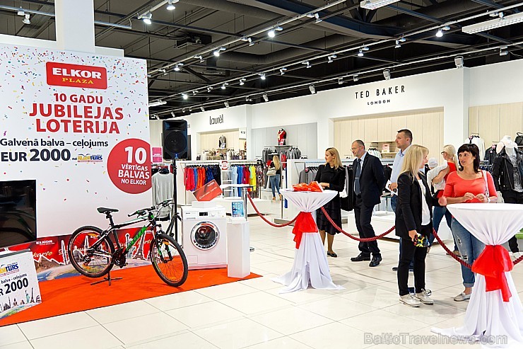 Akcijas «ELKOR PLAZA 10 gadi» uzvarētāja iegūst galveno balvu, kura ir ceļojums no tūroperatora Alida Tours 2.000 eiro vērtībā Akcijas «ELKOR PLAZA 10 gadi» uzvarētāja iegūst galveno balvu, kura ir ceļojums no tūroperatora Alida Tours 2.000 eiro vērtībā 180918