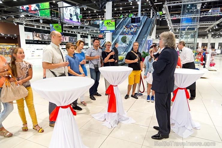 Akcijas «ELKOR PLAZA 10 gadi» uzvarētāja iegūst galveno balvu, kura ir ceļojums no tūroperatora Alida Tours 2.000 eiro vērtībā Akcijas «ELKOR PLAZA 10 gadi» uzvarētāja iegūst galveno balvu, kura ir ceļojums no tūroperatora Alida Tours 2.000 eiro vērtībā 180924