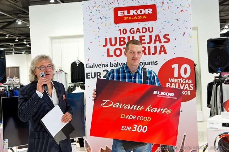 Akcijas «ELKOR PLAZA 10 gadi» uzvarētāja iegūst galveno balvu, kura ir ceļojums no tūroperatora Alida Tours 2.000 eiro vērtībā Akcijas «ELKOR PLAZA 10 gadi» uzvarētāja iegūst galveno balvu, kura ir ceļojums no tūroperatora Alida Tours 2.000 eiro vērtībā 180928