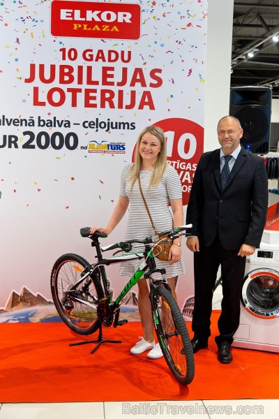 Akcijas «ELKOR PLAZA 10 gadi» uzvarētāja iegūst galveno balvu, kura ir ceļojums no tūroperatora Alida Tours 2.000 eiro vērtībā Akcijas «ELKOR PLAZA 10 gadi» uzvarētāja iegūst galveno balvu, kura ir ceļojums no tūroperatora Alida Tours 2.000 eiro vērtībā 180930