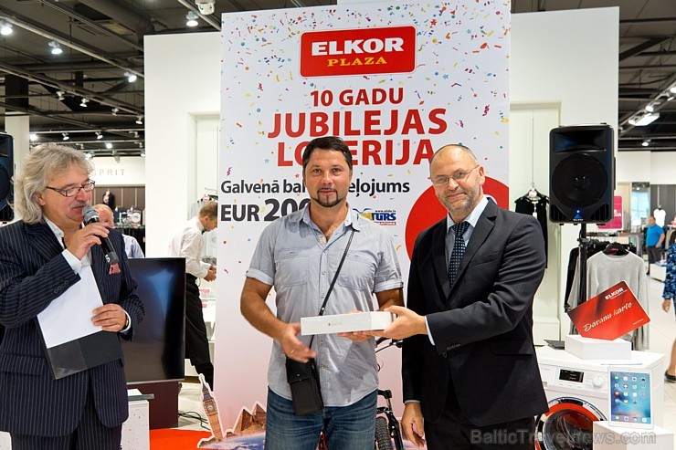 Akcijas «ELKOR PLAZA 10 gadi» uzvarētāja iegūst galveno balvu, kura ir ceļojums no tūroperatora Alida Tours 2.000 eiro vērtībā Akcijas «ELKOR PLAZA 10 gadi» uzvarētāja iegūst galveno balvu, kura ir ceļojums no tūroperatora Alida Tours 2.000 eiro vērtībā 180931
