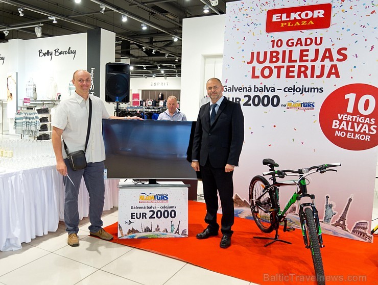 Akcijas «ELKOR PLAZA 10 gadi» uzvarētāja iegūst galveno balvu, kura ir ceļojums no tūroperatora Alida Tours 2.000 eiro vērtībā Akcijas «ELKOR PLAZA 10 gadi» uzvarētāja iegūst galveno balvu, kura ir ceļojums no tūroperatora Alida Tours 2.000 eiro vērtībā 180933