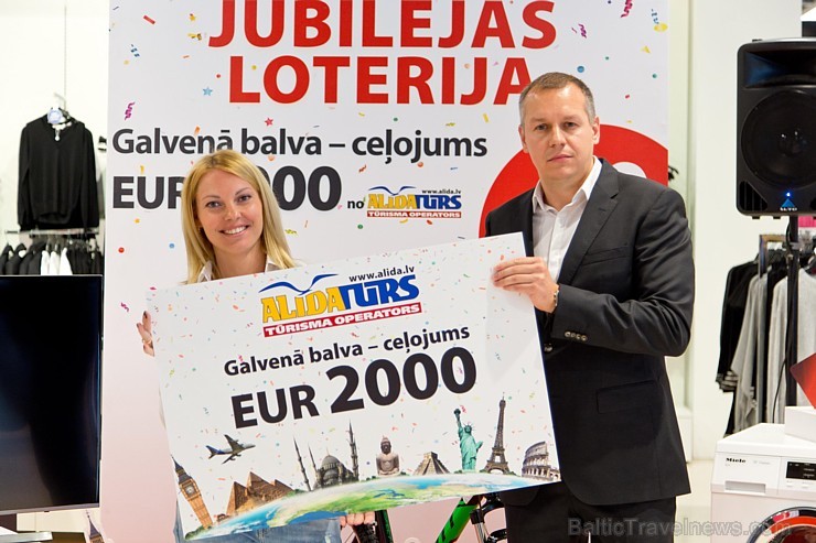Akcijas «ELKOR PLAZA 10 gadi» uzvarētāja iegūst galveno balvu, kura ir ceļojums no tūroperatora Alida Tours 2.000 eiro vērtībā Akcijas «ELKOR PLAZA 10 gadi» uzvarētāja iegūst galveno balvu, kura ir ceļojums no tūroperatora Alida Tours 2.000 eiro vērtībā 180935