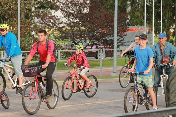 Četru dienu garumā gan pilsētas iedzīvotāji, gan viesi baudīja plašu kultūras un sporta programmu, vērojot vairāku jaunu atpūtas objektu atklāšanu Četru dienu garumā gan pilsētas iedzīvotāji, gan viesi baudīja plašu kultūras un sporta programmu, vērojot vairāku jaunu atpūtas objektu atklāšanu 181188