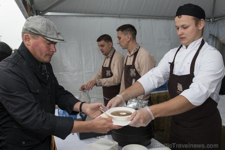 «Rīgas svētku restorāns» ir kļuvis par vienu no iecienītākajiem pasākumiem pilsētas svētku ietvaros «Rīgas svētku restorāns» ir kļuvis par vienu no iecienītākajiem pasākumiem pilsētas svētku ietvaros 181650