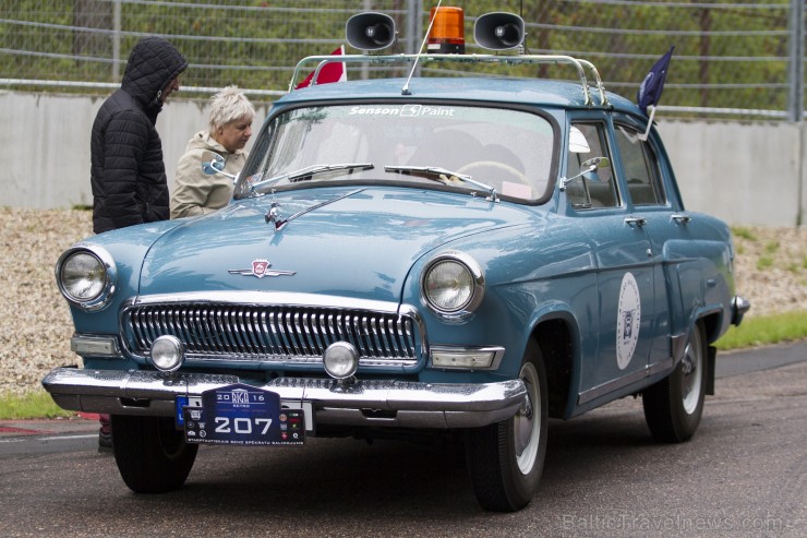 Starptautiskais seno spēkratu salidojums «Rīga Retro» pulcē retro auto cienītājus 181726