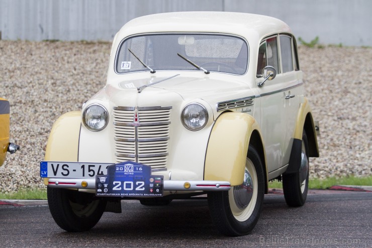 Starptautiskais seno spēkratu salidojums «Rīga Retro» pulcē retro auto cienītājus 181729