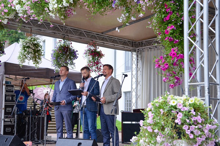Talsos ar plašu vērienu atzīmēja Talsu draugu dienas Prieņu zīmē un rīkoja tradicionālo Dižmāras gadatirgu ar devīzi Talsos ar plašu vērienu atzīmēja Talsu draugu dienas Prieņu zīmē un rīkoja tradicionālo Dižmāras gadatirgu ar devīzi