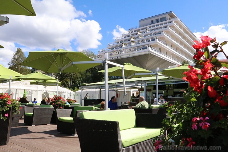 Jūrmalas piecu zvaigžņu viesnīca «Baltic Beach Hotel» aicina baudīt vasaru vairāku līmeņu terasēs Jūrmalas piecu zvaigžņu viesnīca «Baltic Beach Hotel» aicina baudīt vasaru vairāku līmeņu terasēs 182404