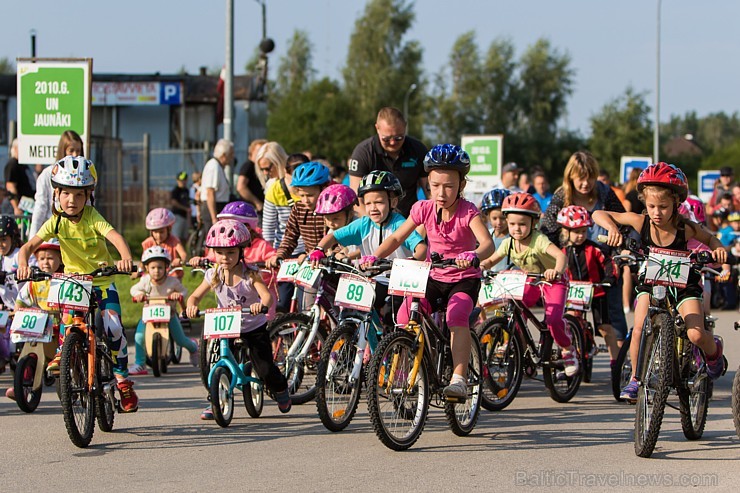 Jau otro gadu pēc kārtas Olainē norisinājās vērienīgie «Latvijas Velo svētki», kuros tika apbalvoti rezultatīvākie un atraktīvākie riteņbraukšanas pro Jau otro gadu pēc kārtas Olainē norisinājās vērienīgie «Latvijas Velo svētki», kuros tika apbalvoti rezultatīvākie un atraktīvākie riteņbraukšanas pro 182439