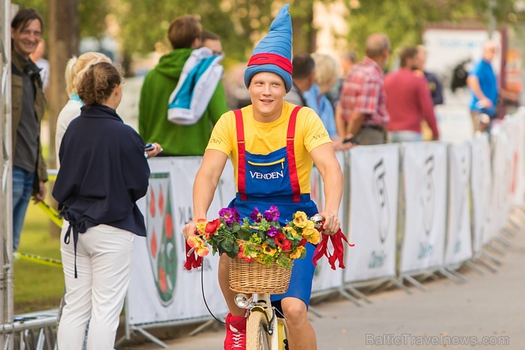 Jau otro gadu pēc kārtas Olainē norisinājās vērienīgie «Latvijas Velo svētki», kuros tika apbalvoti rezultatīvākie un atraktīvākie riteņbraukšanas pro Jau otro gadu pēc kārtas Olainē norisinājās vērienīgie «Latvijas Velo svētki», kuros tika apbalvoti rezultatīvākie un atraktīvākie riteņbraukšanas pro 182442