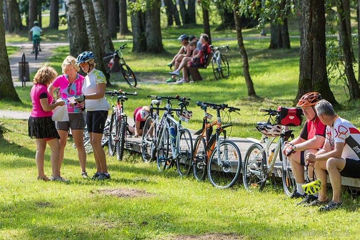 Jau otro gadu pēc kārtas Olainē norisinājās vērienīgie «Latvijas Velo svētki», kuros tika apbalvoti rezultatīvākie un atraktīvākie riteņbraukšanas pro Jau otro gadu pēc kārtas Olainē norisinājās vērienīgie «Latvijas Velo svētki», kuros tika apbalvoti rezultatīvākie un atraktīvākie riteņbraukšanas pro 182453