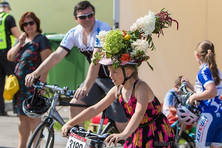 Jau otro gadu pēc kārtas Olainē norisinājās vērienīgie «Latvijas Velo svētki», kuros tika apbalvoti rezultatīvākie un atraktīvākie riteņbraukšanas pro Jau otro gadu pēc kārtas Olainē norisinājās vērienīgie «Latvijas Velo svētki», kuros tika apbalvoti rezultatīvākie un atraktīvākie riteņbraukšanas pro 182458