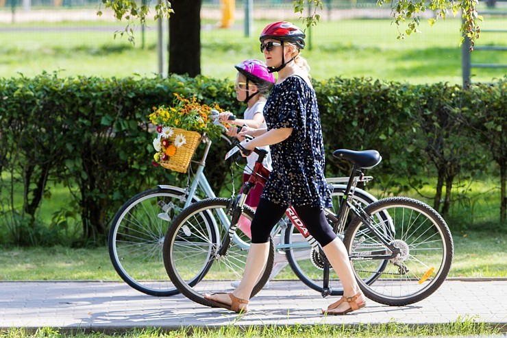 Jau otro gadu pēc kārtas Olainē norisinājās vērienīgie «Latvijas Velo svētki», kuros tika apbalvoti rezultatīvākie un atraktīvākie riteņbraukšanas pro Jau otro gadu pēc kārtas Olainē norisinājās vērienīgie «Latvijas Velo svētki», kuros tika apbalvoti rezultatīvākie un atraktīvākie riteņbraukšanas pro 182459