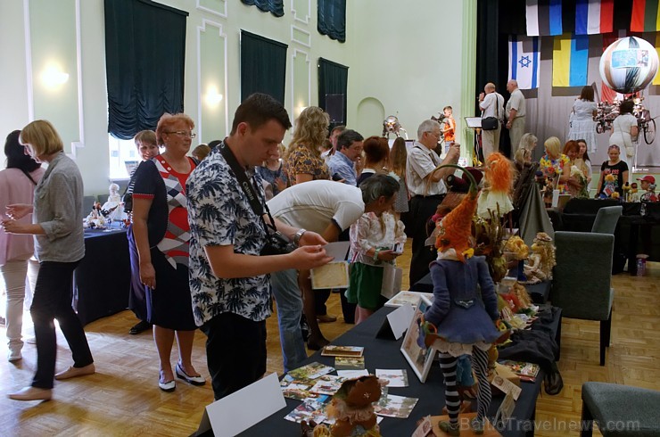 Preiļi trīs dienu garumā ar sportiskiem, kulturāliem notikumiem, košu gājienu un starptautisko leļļu festivālu svinējuši pilsētas svētkus Preiļi trīs dienu garumā ar sportiskiem, kulturāliem notikumiem, košu gājienu un starptautisko leļļu festivālu svinējuši pilsētas svētkus 182590
