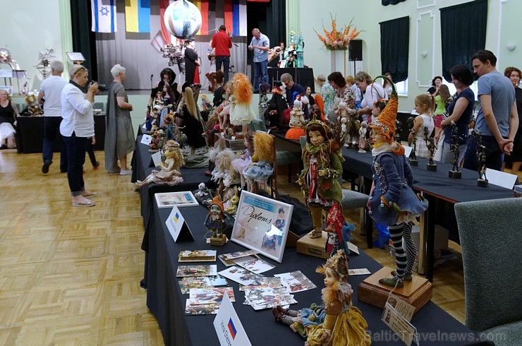 Preiļi trīs dienu garumā ar sportiskiem, kulturāliem notikumiem, košu gājienu un starptautisko leļļu festivālu svinējuši pilsētas svētkus Preiļi trīs dienu garumā ar sportiskiem, kulturāliem notikumiem, košu gājienu un starptautisko leļļu festivālu svinējuši pilsētas svētkus 182597